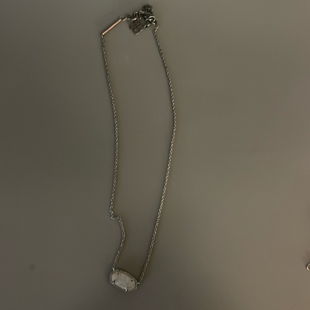silver kendra scott necklace